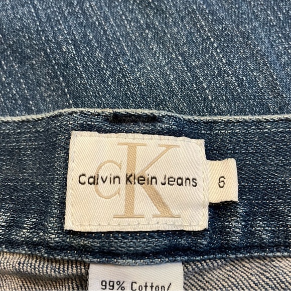 Calvin Klein Flare Leg Mid Rise Embroidered Jeans.  Size 6 - Picture 6 of 10